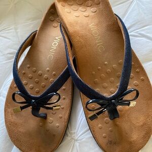 Vionic Women's Navy and Brown Bow Sandals